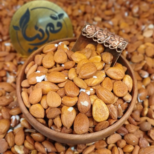 مـغز هـسته زردآلوی بوداده نمکی( دستچین شده)